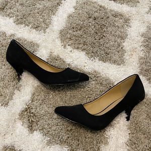 Black short heel pumps sz 8